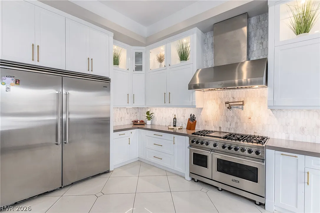 5 bed, 3.5 bath, 5742 sqft, $25,000 — Photo 4