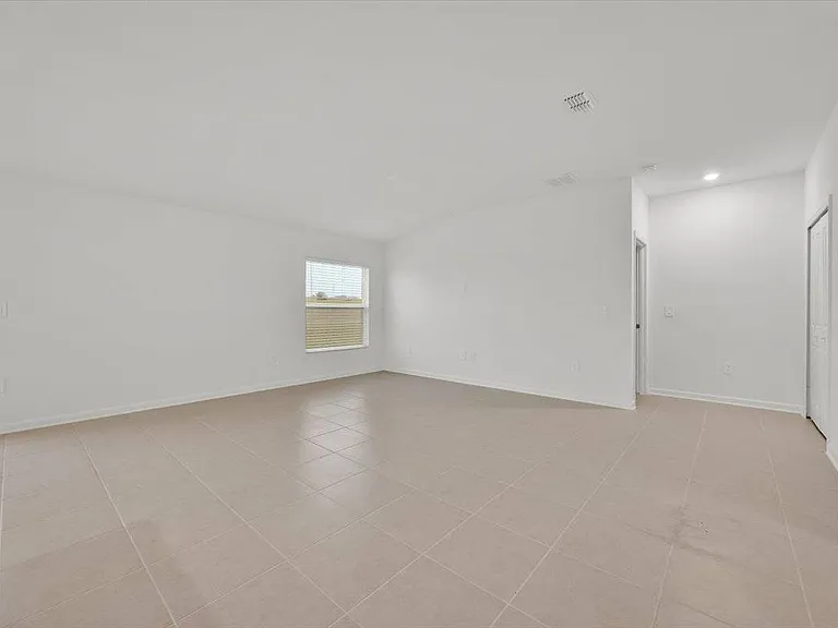 2398 McKinley Dr — Photo 11