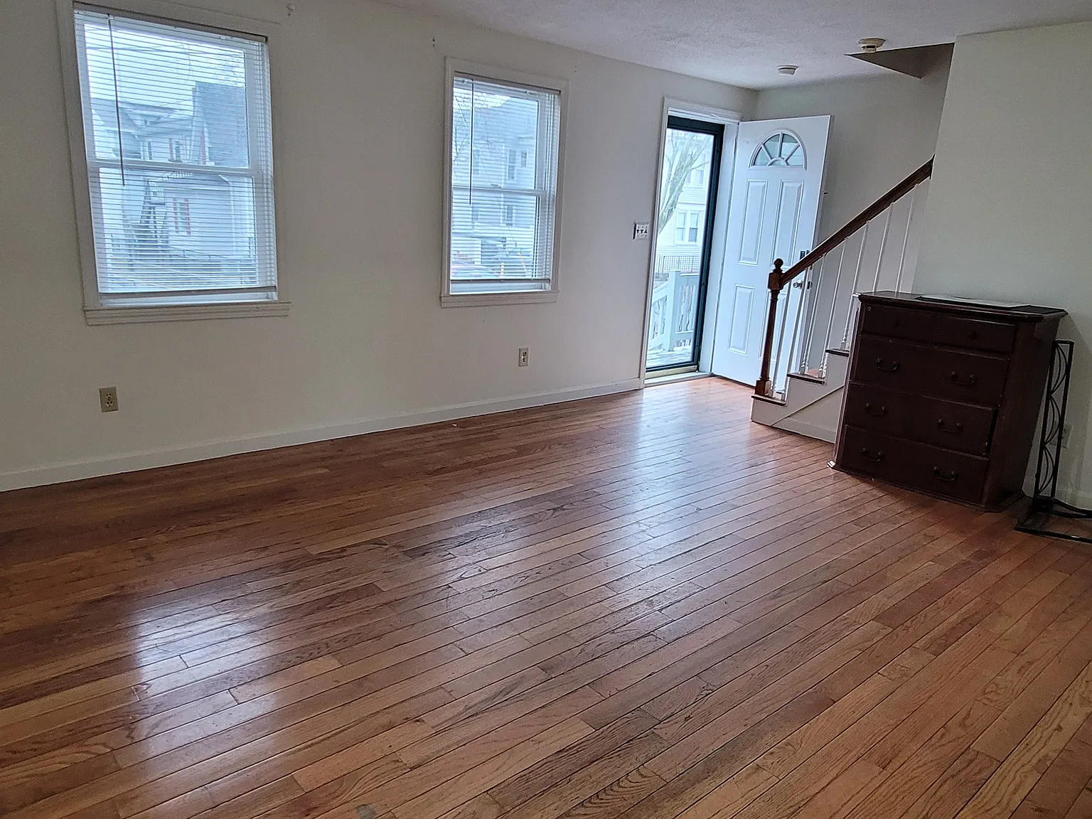 3 bed, 1.5 bath, 1600 sqft, $2,750 — Photo 3
