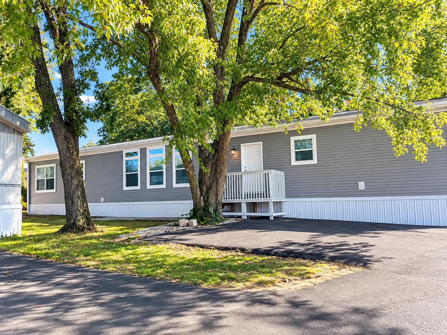 3 bed, 1100 sqft, $1,100 — Photo 1