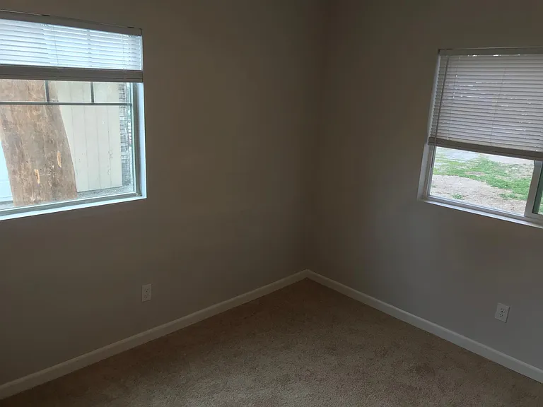 1020 E Sanson Ave — Photo 5