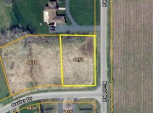 4855 Carter Dr, Lockport, NY 14094