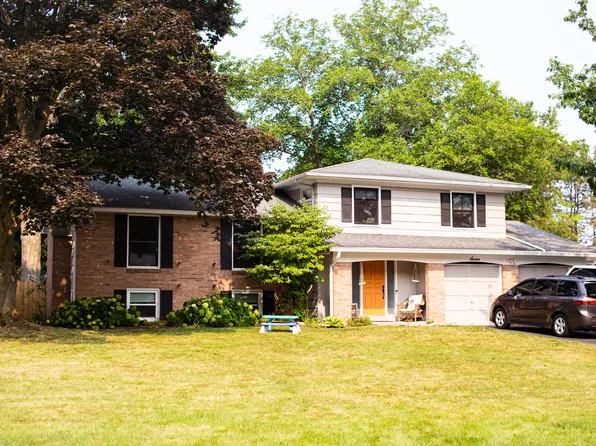 7 Frederick Rd, Pittsford, NY 14534