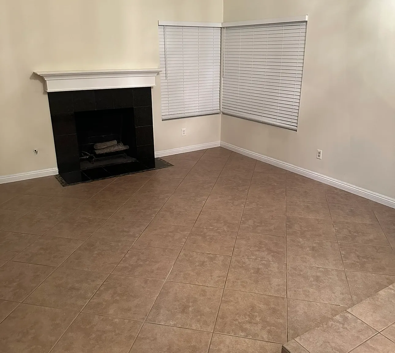 4 bed, 2123 sqft, $4,500 — Photo 2