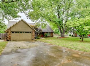 8306 S Joshua Ave W, Broken Arrow, OK 74011