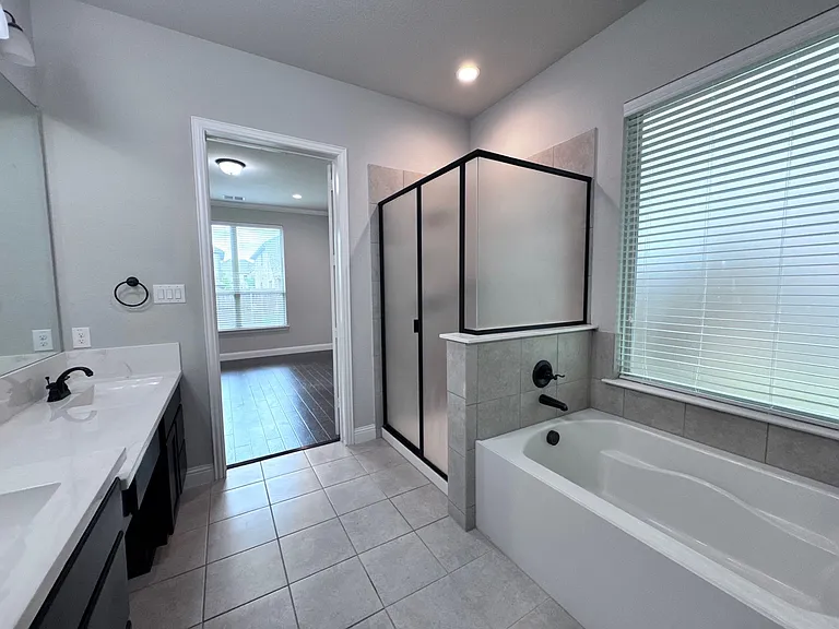 311 Lexington Ave — Photo 12