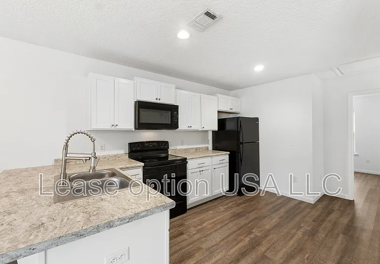 34 Pine St #B — Photo 11