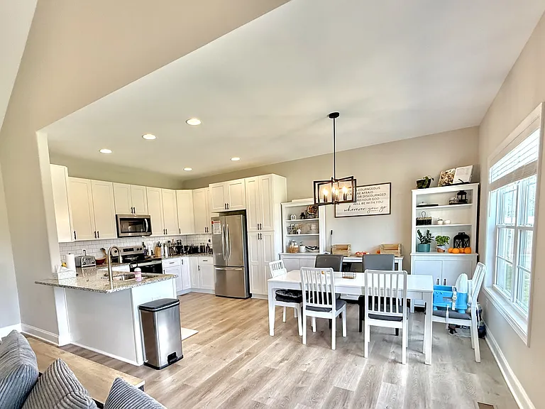 1107 Andover Dr — Photo 9