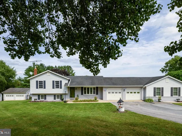1423 Hallowell Ln, New Windsor, MD 21776