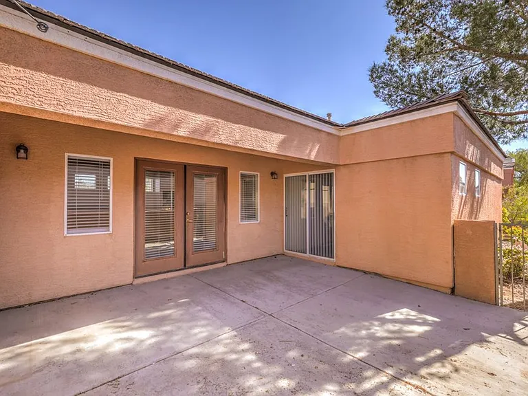 10540 Allthorn Ave — Photo 30