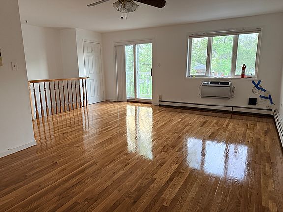 3rd image of 321 Bay 8th St #3