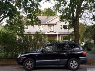1056 Merriam Rd, Bay Shore, NY 11706