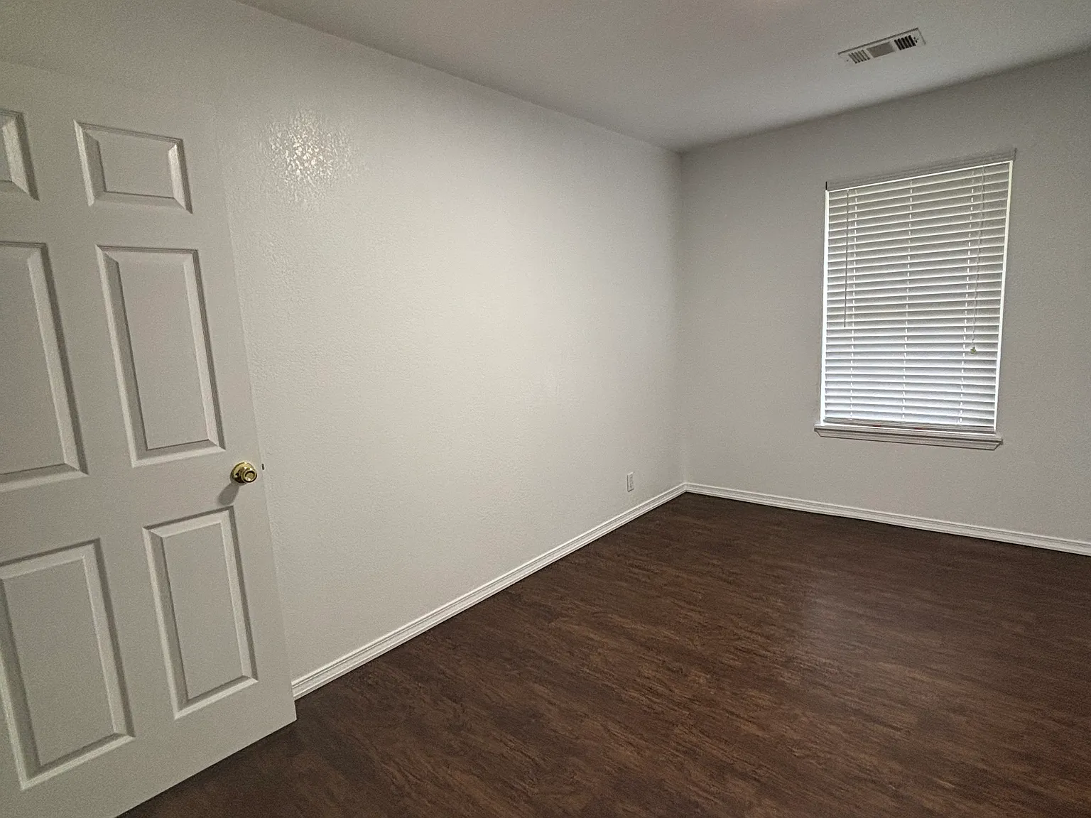 3 bed, 1250 sqft, $1,400 — Photo 4