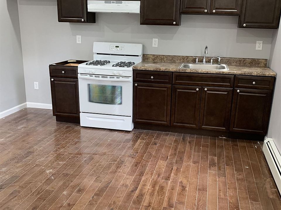 2nd image of 374 E 21st St