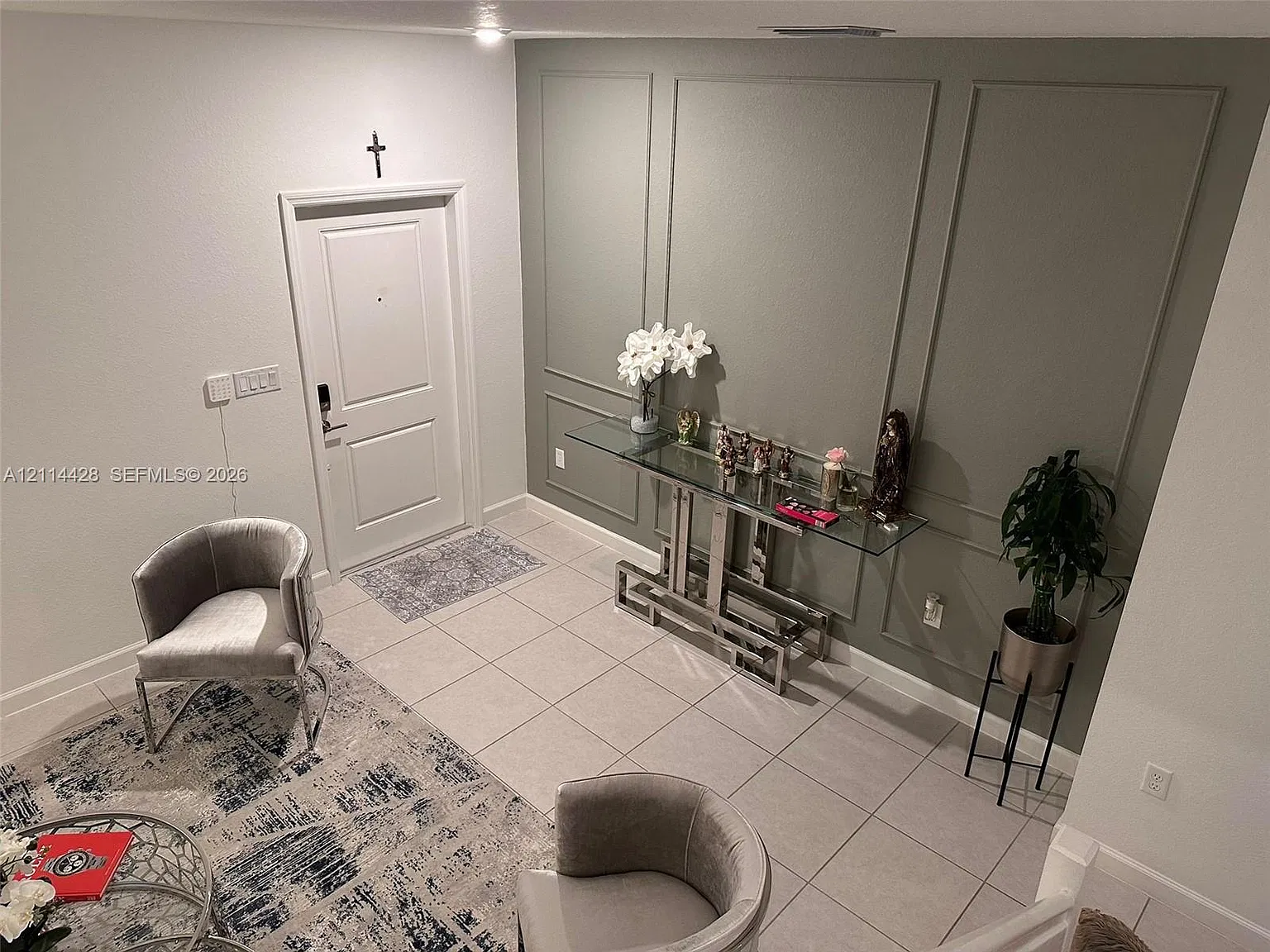 4 bed, 2.5 bath, 2560 sqft, $4,000 — Photo 4
