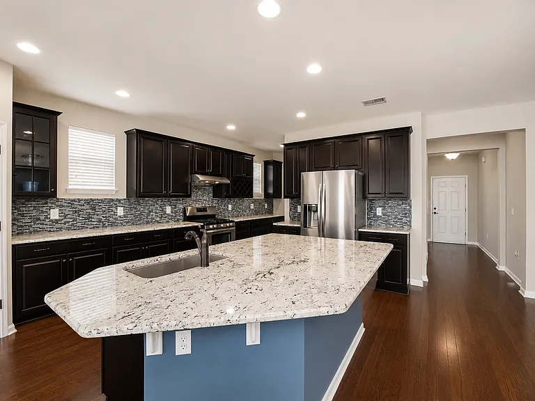 120 Campania St — Photo 8