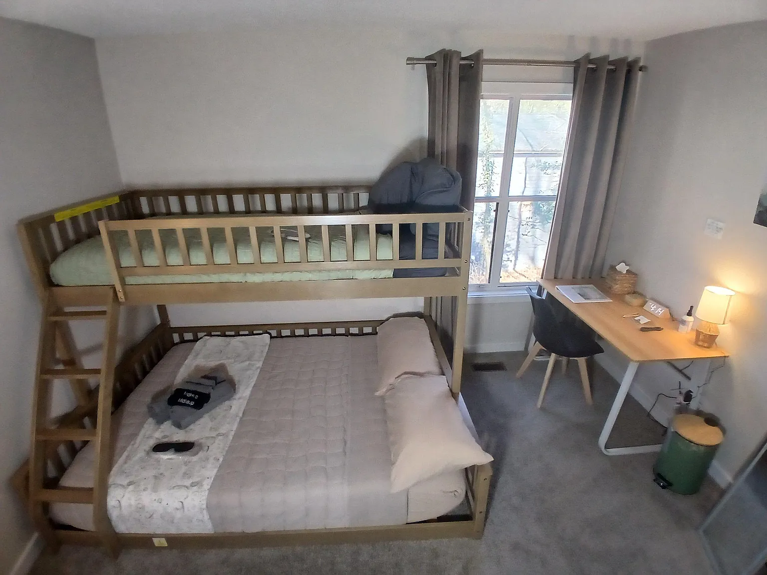 2 bed, 1.0 bath, 1900 sqft, $1,364 — Photo 3