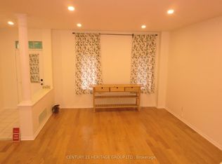 32 Leitch Ave, Toronto, ON M3J3P2