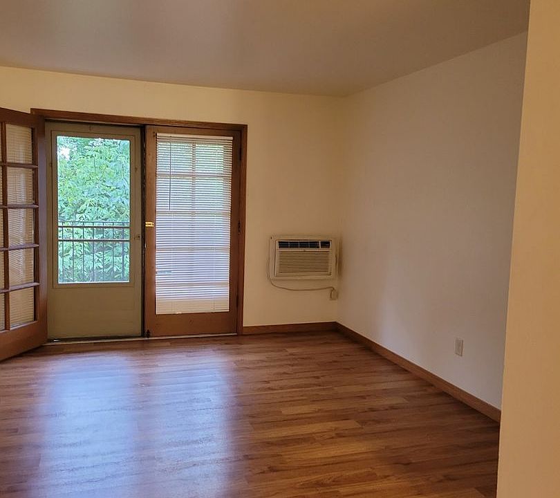 1st image of 501-505 Mulberry Dr E #509