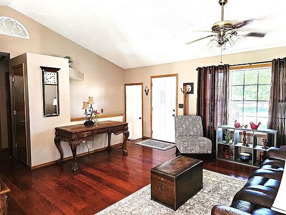 Living Room - 14'8" x 14'8"