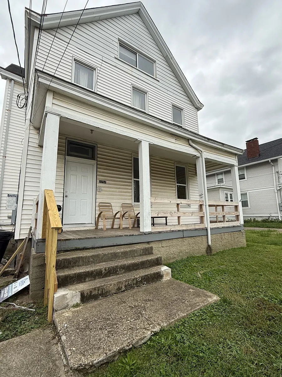 Building Photo - 2757 Norwood Ave #2