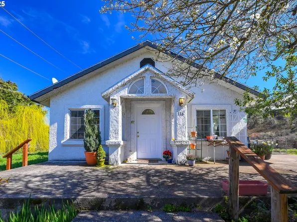 166 Whitson Ln, Myrtle Creek, OR 97457