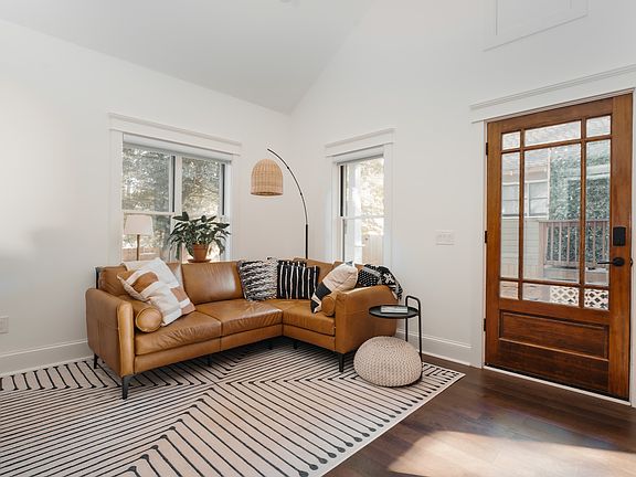 4th image of 2074 Dunwoody St NE #B