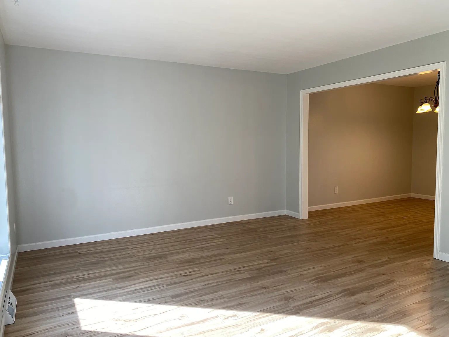 3 bed, 2453 sqft, $3,025 — Photo 2