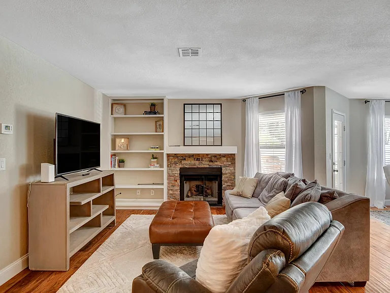 9205 Sandy Shores Dr — Photo 17
