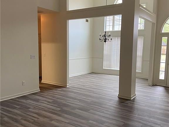 3rd image of 720 Rock Ln