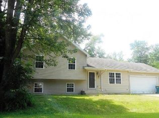W987 Green Rd, Genoa City, WI 53128