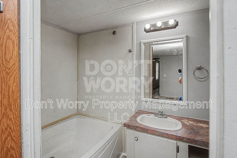1st image of 900 Frye Rd
