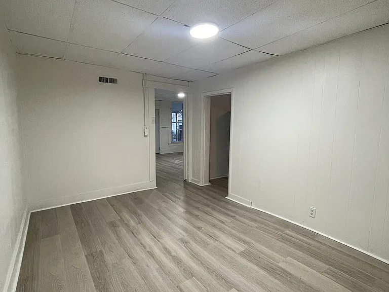 329 W Locust St #1 — Photo 7