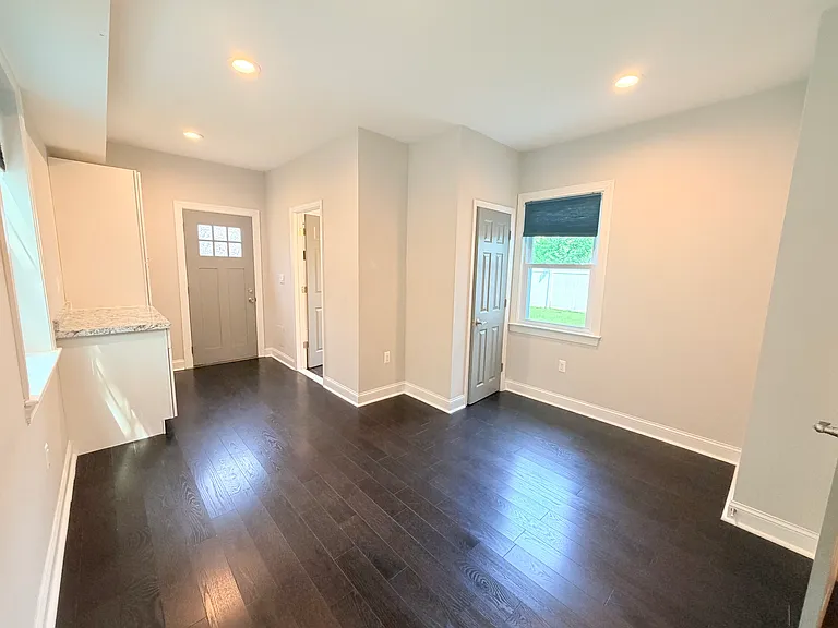 9133 Baltimore St — Photo 7