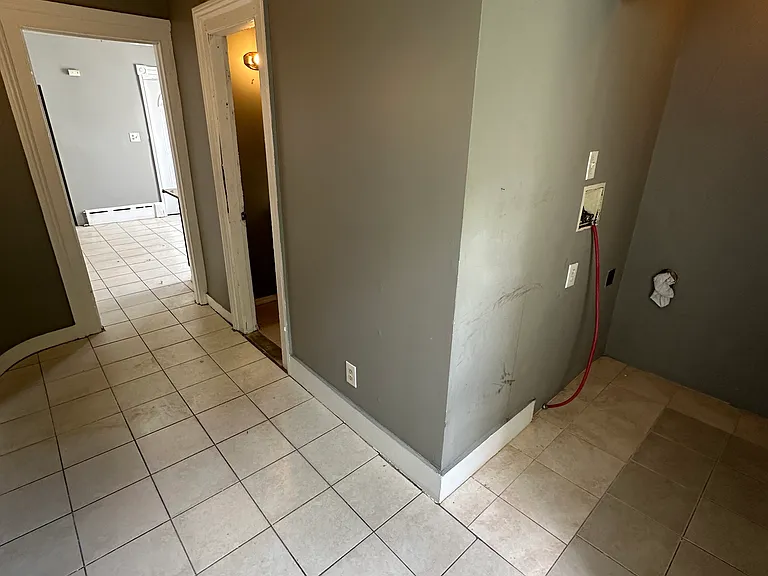1225 Bank St #1 — Photo 14
