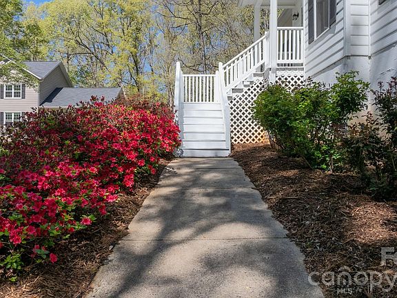 5th image of 1270 Berra Pl