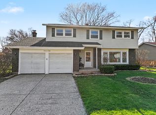 1004 N Greenfield Ln, Mount Prospect, IL