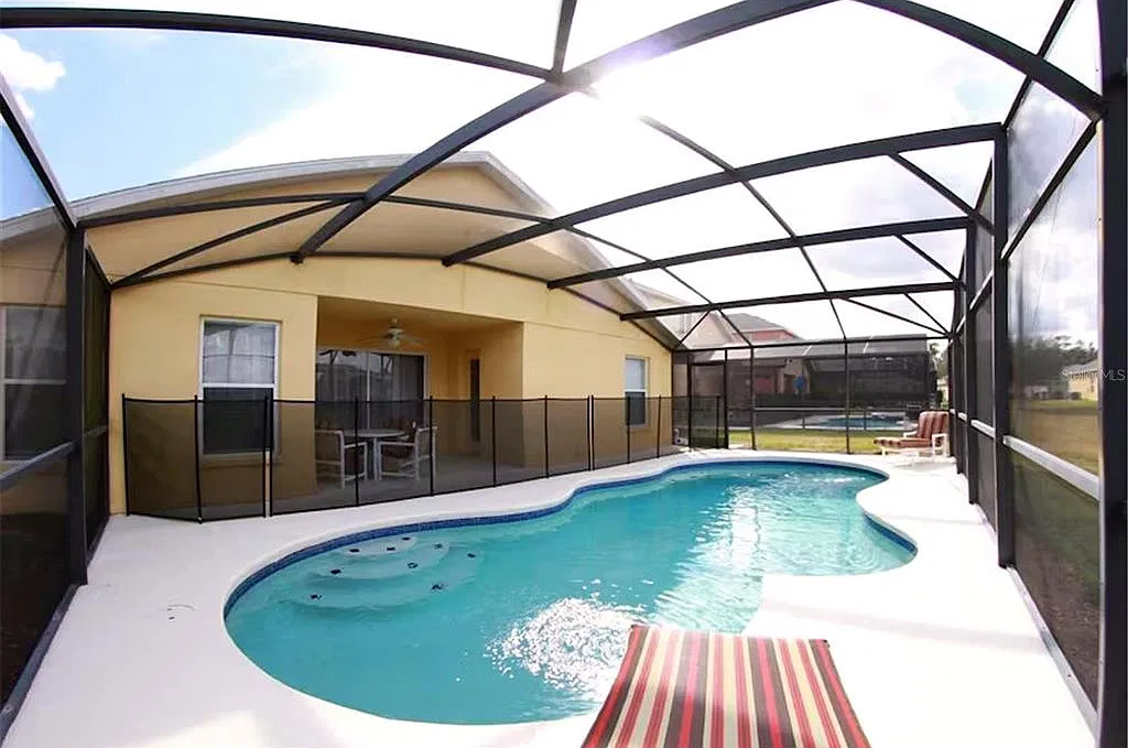 5 bed, 3.0 bath, 1662 sqft, $2,400 — Photo 2
