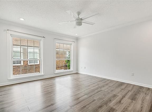 4th image of 1014 Saint Julien Dr APT A1