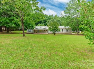 128 Scroggs Cemetery Rd, Statesville, NC 28677