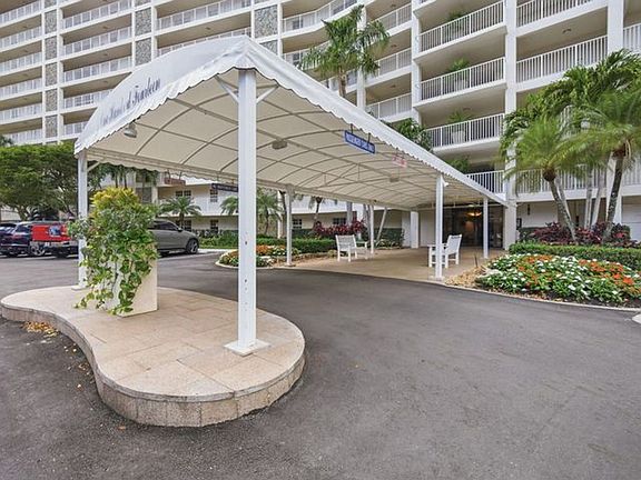 5th image of 3507 Oaks Way APT 911