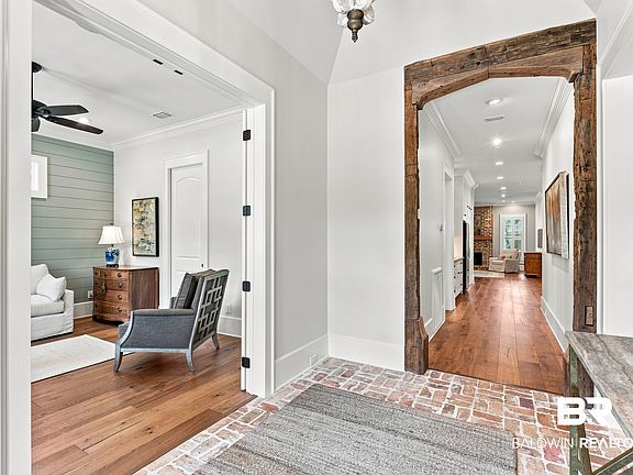 3rd image of 326 Poviner Pl