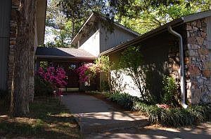 1st image of 7 Willow Oak Ln