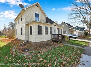 122 E Shaw St, Charlotte, MI 48813