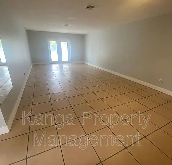 4329 Cocoanut Rd — Photo 6