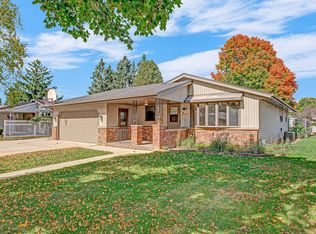 2447 E Mark Dr, Sheboygan, WI 53083