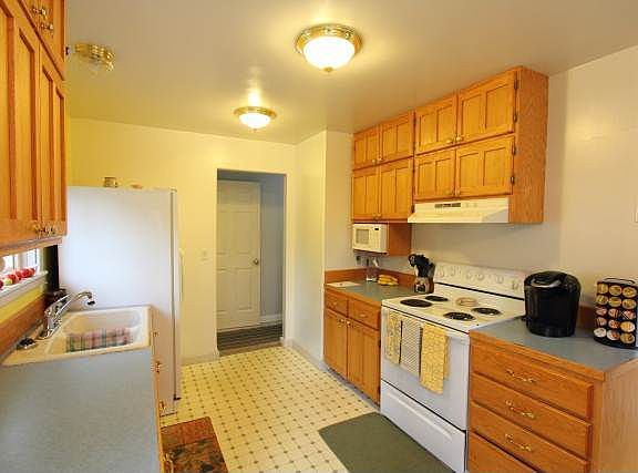 5th image of 905 9th Ave