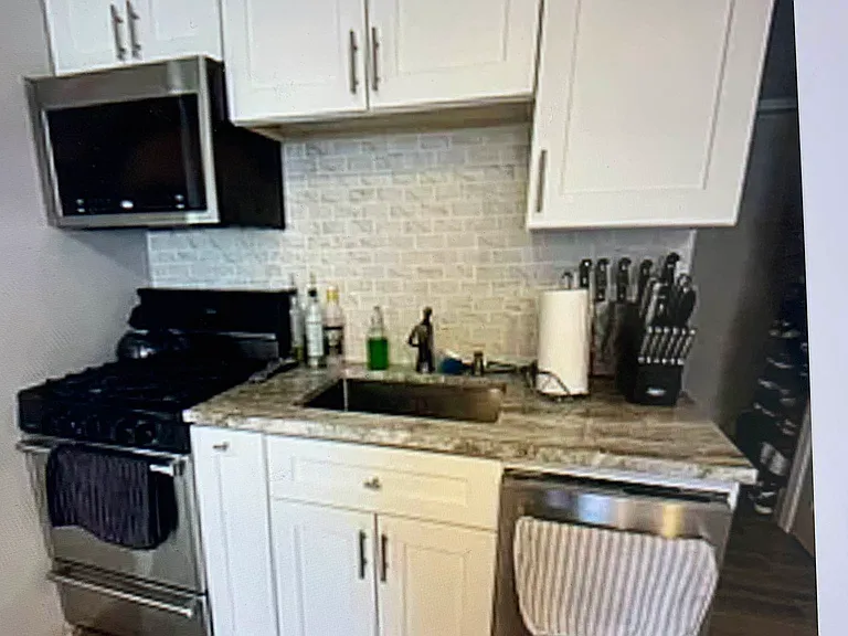 21-17 21st Rd #1 — Photo 1