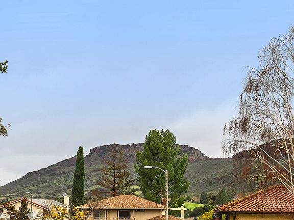 4th image of 721 Mondego Pl
