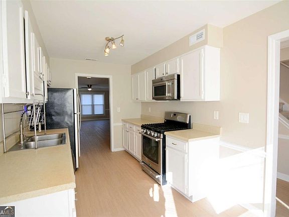4th image of 1156 Magnolia Way SE